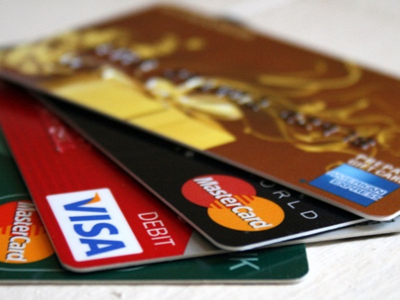 Thẻ tín dụng là gì? Có nên sử dụng thẻ tín dụng hay không?