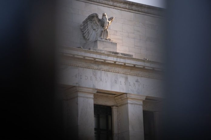 Fed tăng lãi suất thêm 0,25%, dự báo chỉ thực hiện 1 lần nâng khác trong năm nay